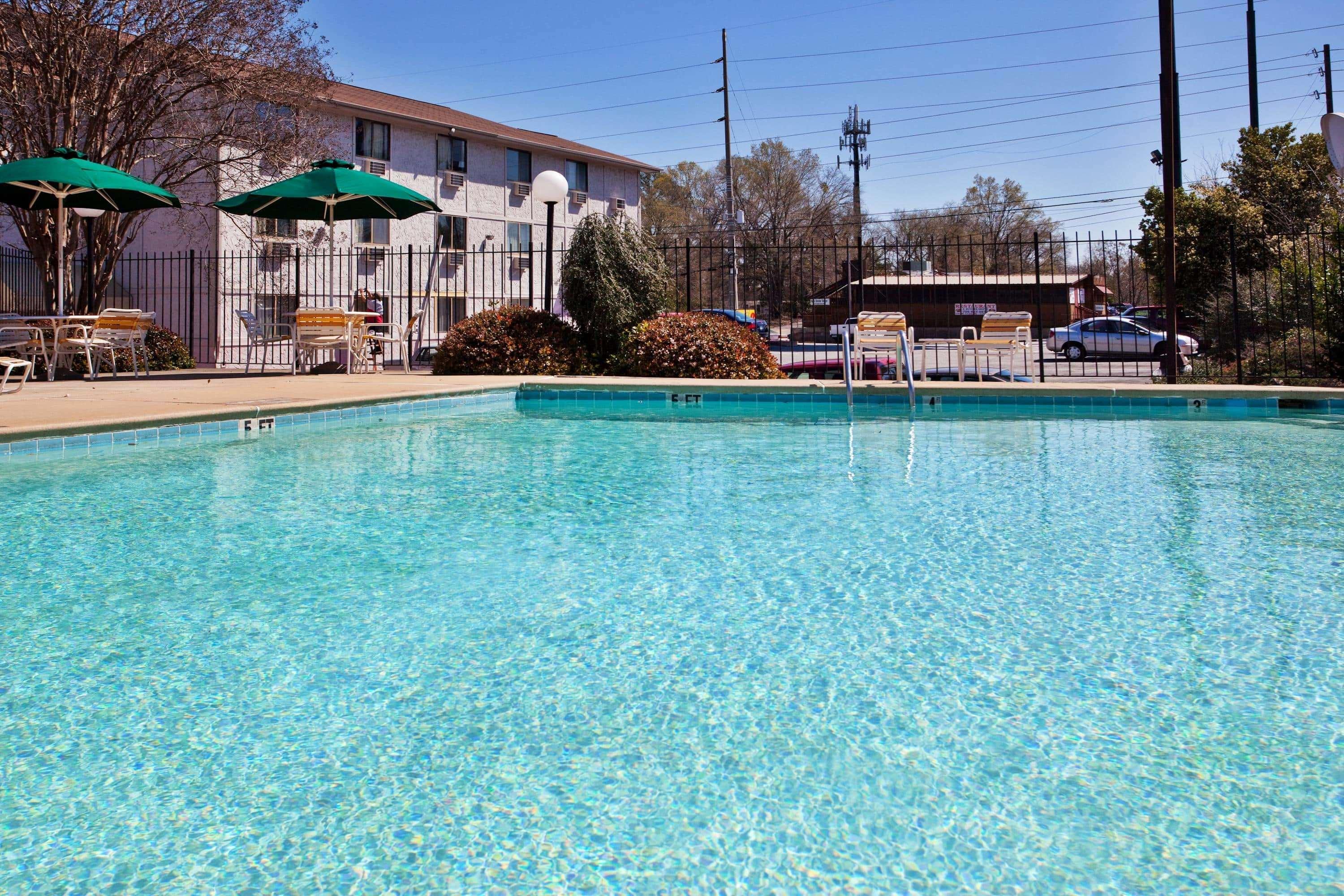 Travelodge By Wyndham Columbus State University Exterior photo